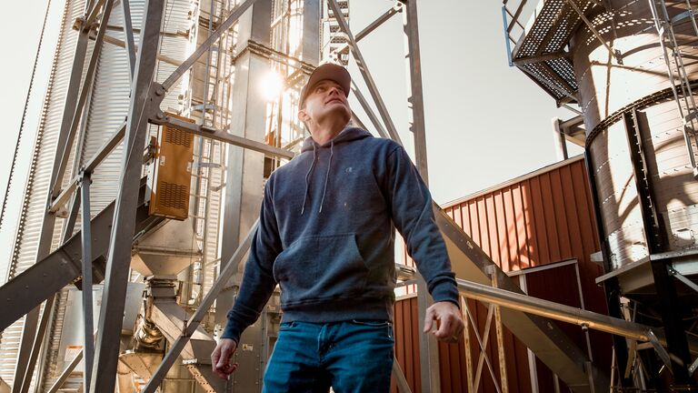 768-GSI-farmer-on-site